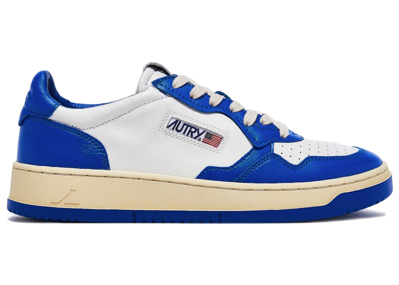 Pre-owned Autry Men's Medalist Leather Low Sneakers In Azure/white/cream