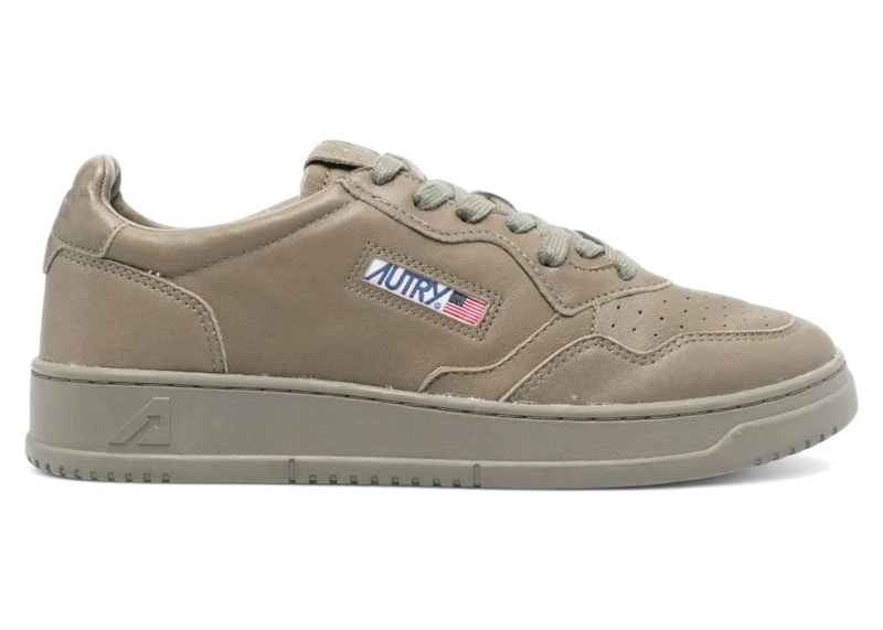 Pre-owned Autry Men's  Medalist Leather Low Sneakers In Green