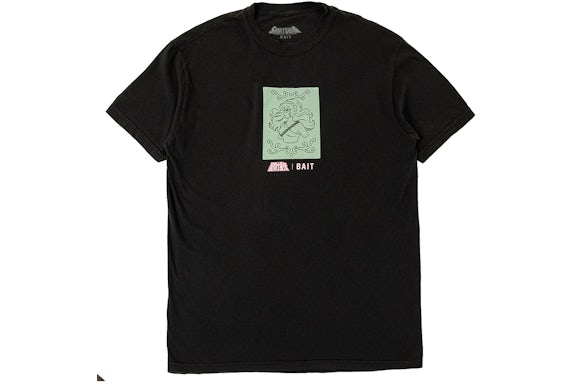 BAIT x Saint Seiya Shun T-Shirt Schwarz