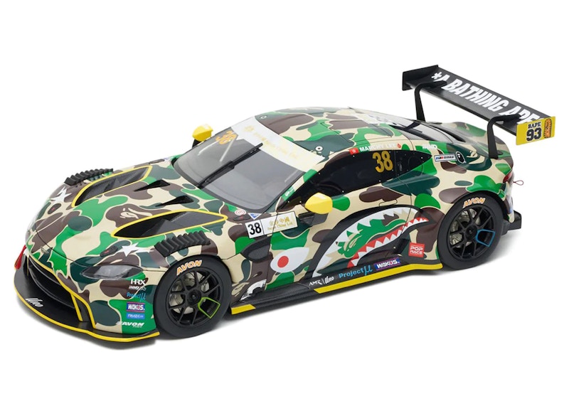 BAPE x Aston Martin GT3 1/18 Model Car Multicolor