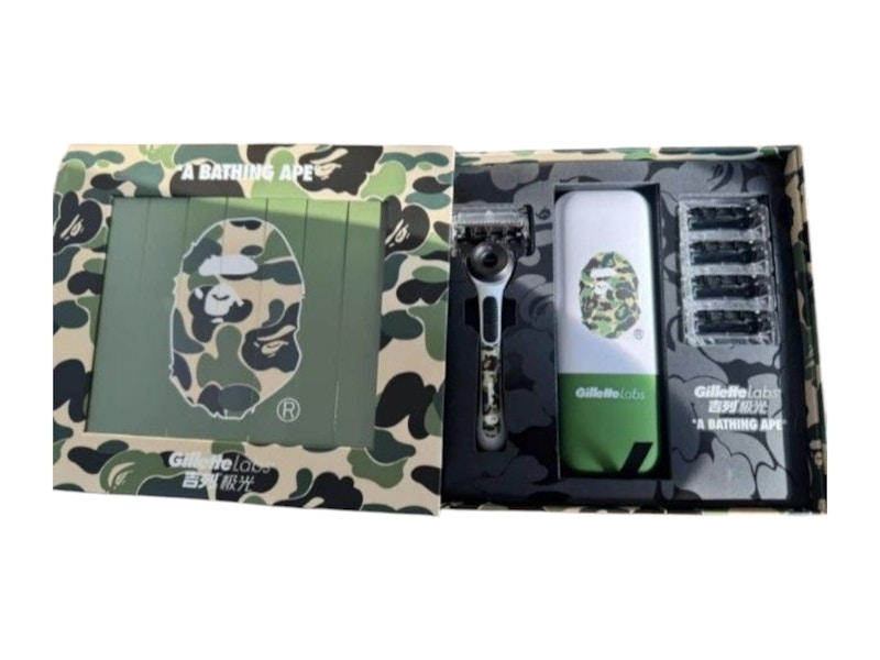 BAPE x Gillette Limited Edition Razor Set (4 Spare Razors) White/Green - Thumbnail 2