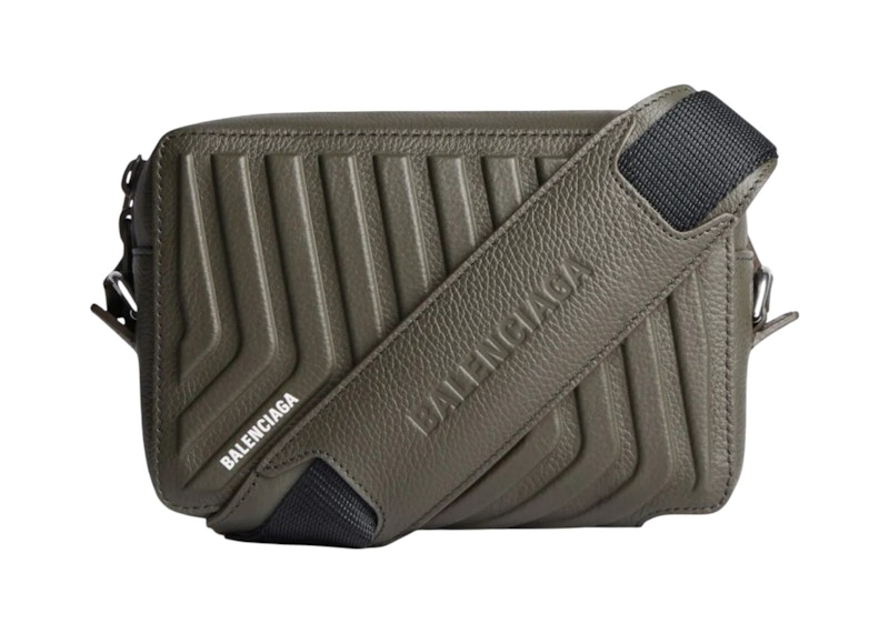 【レア商品】BALENCIAGA CAR CAMERA BAG カメラバッグ Balenciaga Car Camera Bag Olive Green in Leather - US