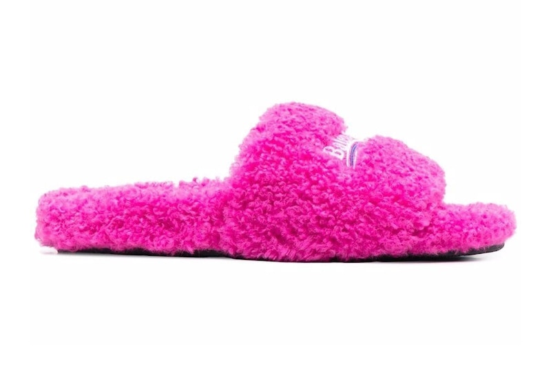 Hot pink 2025 fluffy sliders