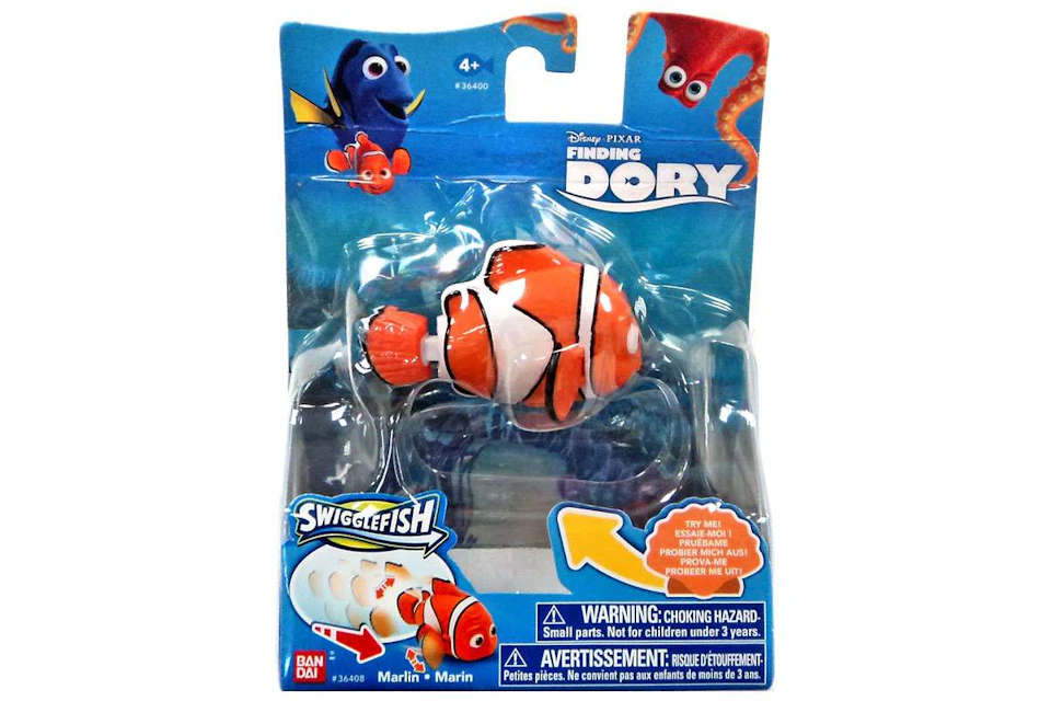 Bandai America Disney / Pixar Swigglefish Finding Dory Marlin Figure