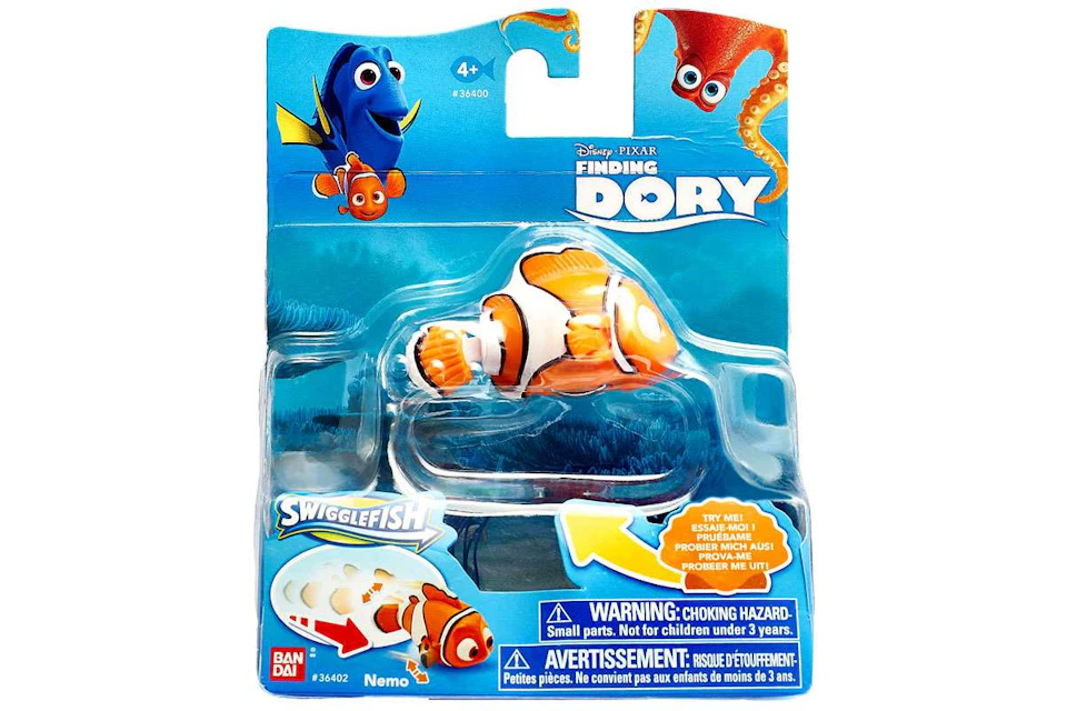Bandai America Disney / Pixar Swigglefish Finding Dory Nemo Figure