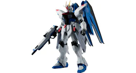 Bandai Spirits Gundam Gundam Universe ZGMF-X10A Freedom Gundam Action Figure