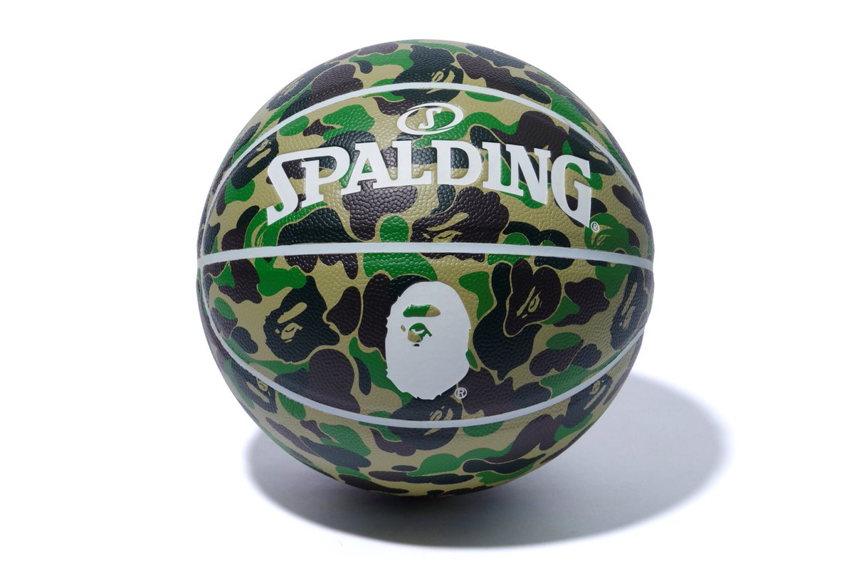 A BATHING APE × Spalding バスケットボール