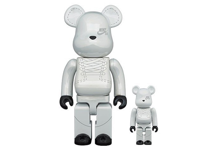 BE@RBRICK NIKE SB 2020 BLACK 100％ & 400％