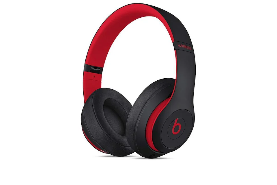 Beats by Dr. Dre Studio3 Wireless Headphones MRQ82LL/A Difiant Black/Red