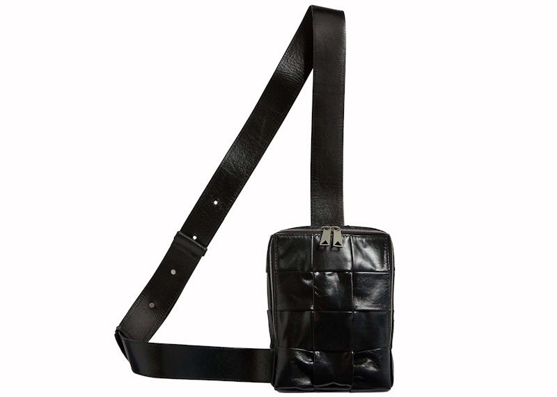 Pre-owned Bottega Veneta Men's Cassette Sling Crossbody Bag In Black