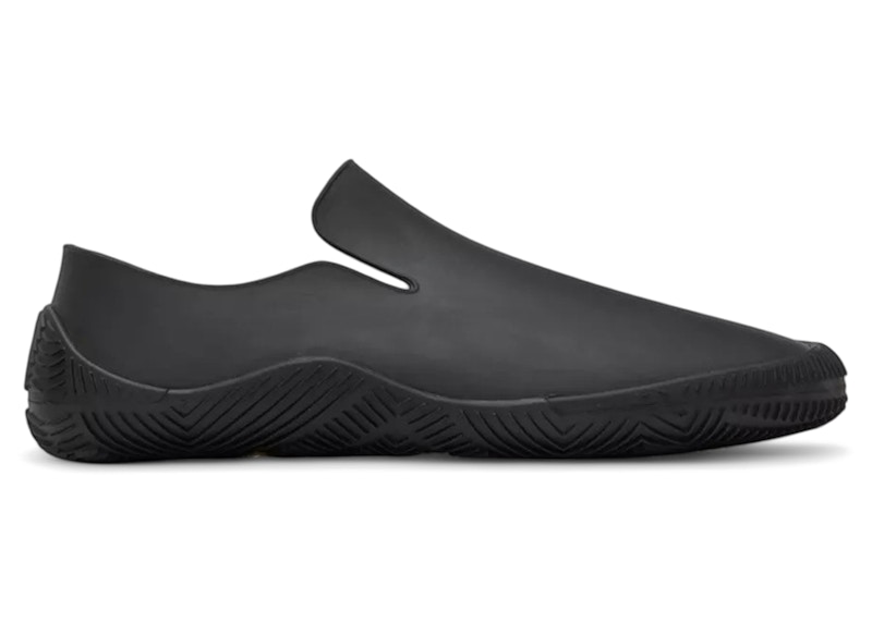 Pre-owned Bottega Veneta Matte Rubber Sneakers (women's) In Black