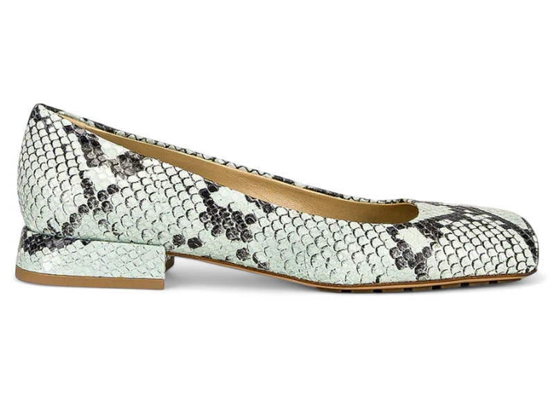 Pre-owned Bottega Veneta Tower Flat Ballerinas (women's) Sneakers In Green/black