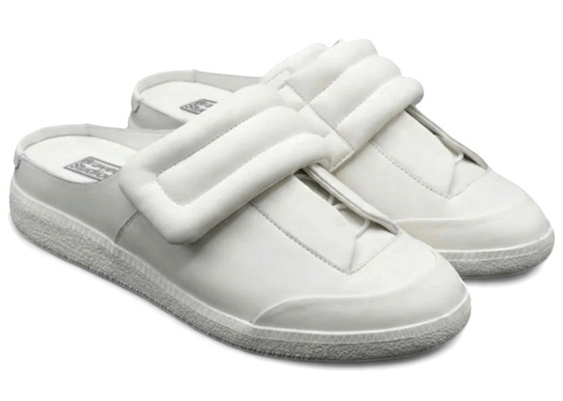 Bravest Studios 2016 Clogs White
