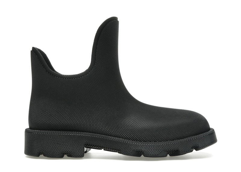 Pre-owned Burberry Marsh Roundtoe Ankle Boots (women's) Sneakers In Black