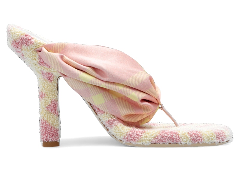 Burberry Round-Toe Slip-On Pumps Light Pink Yellow (Women's