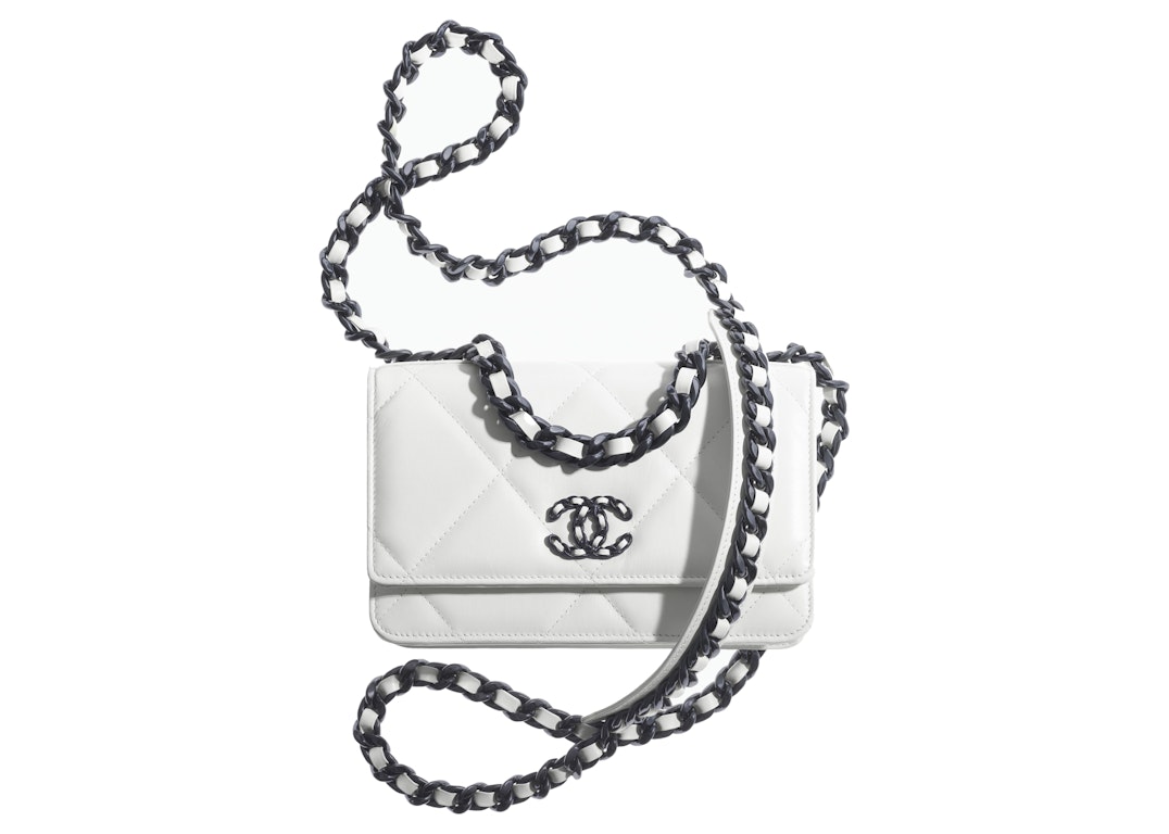 Pre-owned Chanel 19 Chain Wallet White/black