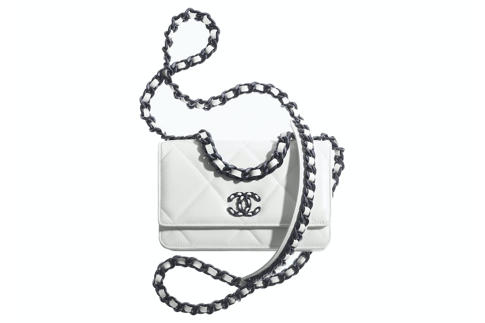 Chanel 19 Chain Wallet White/Black in Glossy Calfskin Leather with