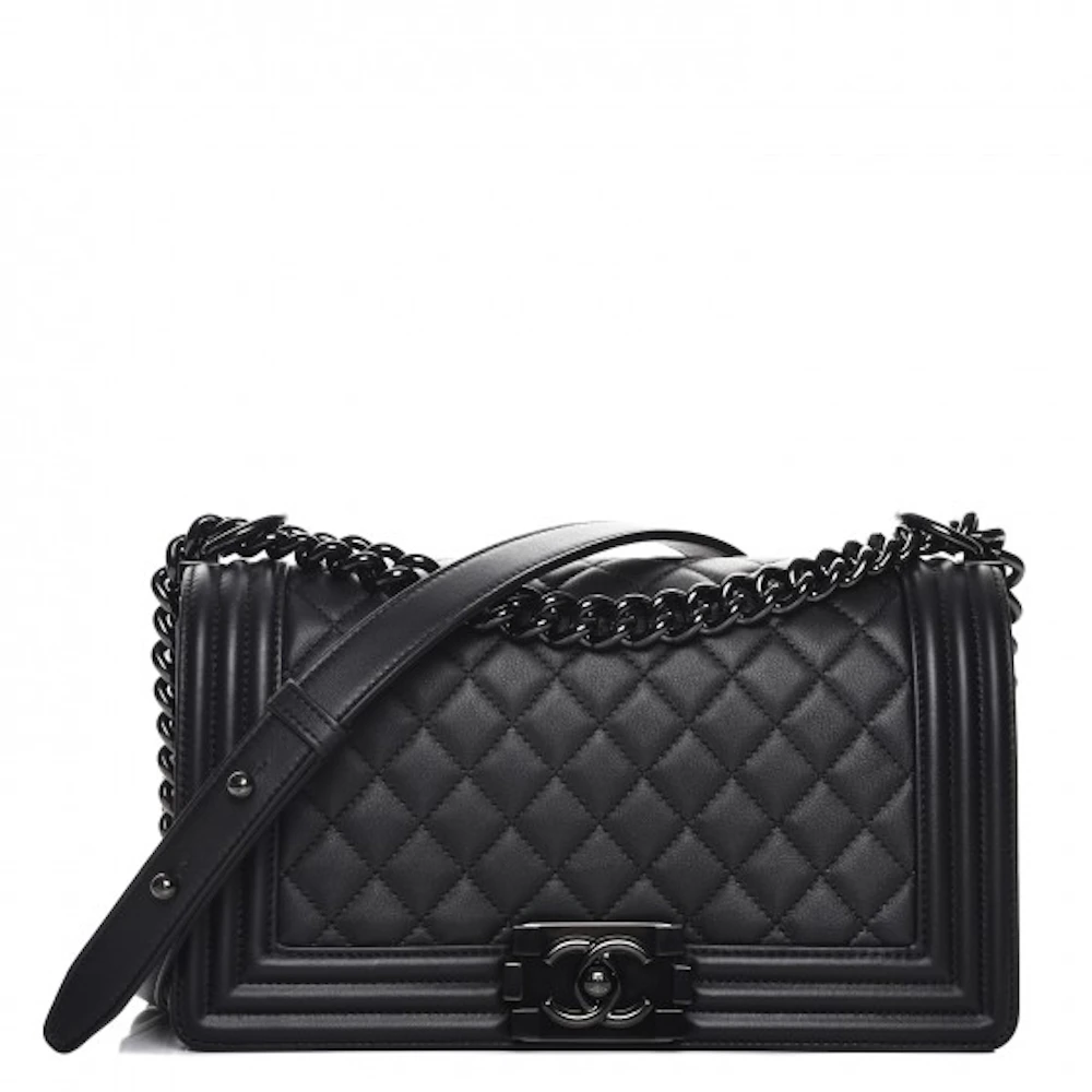  Chanel, Pre-Loved Black Calfskin Logo Enchained Flap Medium,  Black : Luxury Stores