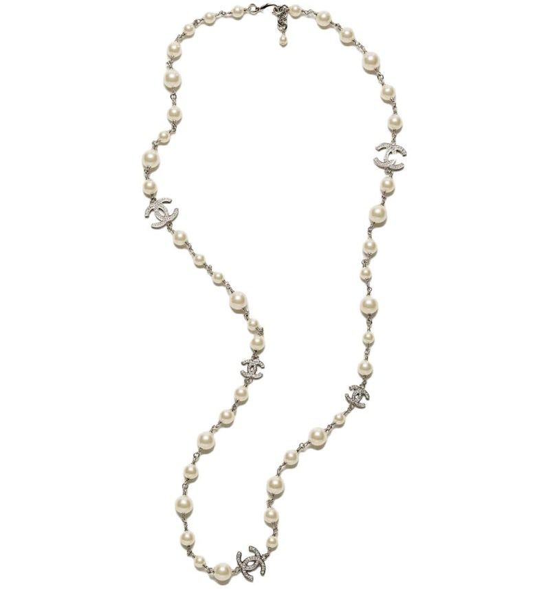 Chanel CC Logo Long Necklace Rhinestone Necklace Silver/Pearl