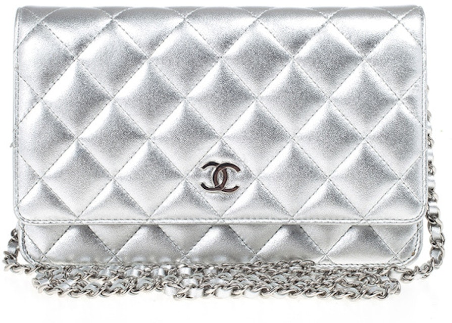 Chanel Classic Wallet On Chain -