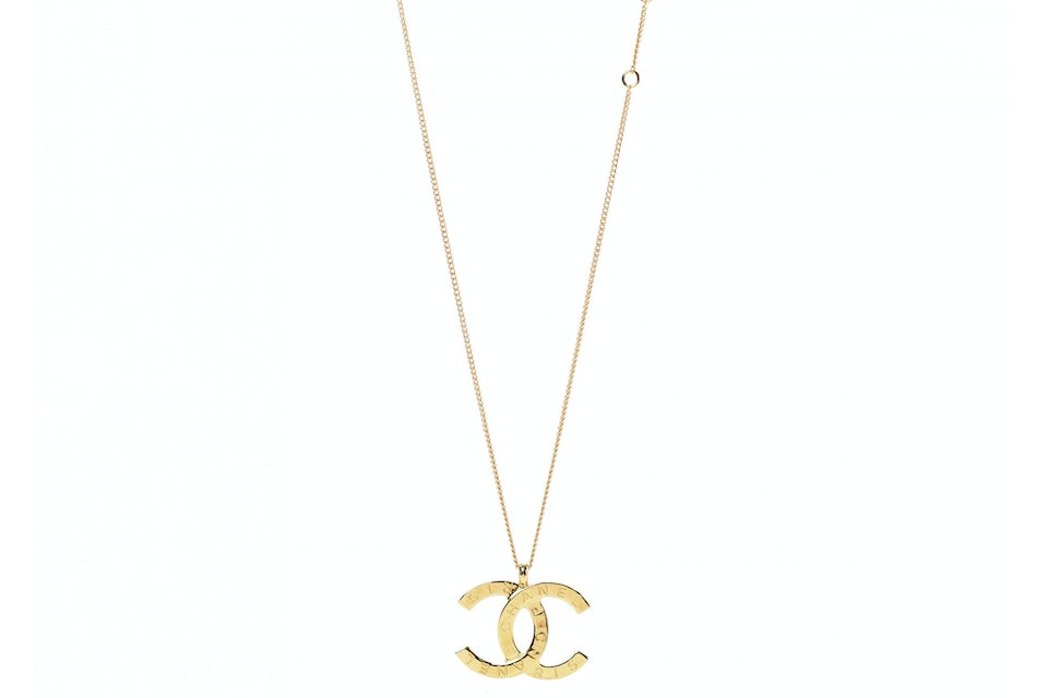 Chanel Metal CC Paris Button Necklace Gold in Gold Metal with Gold-tone - DE