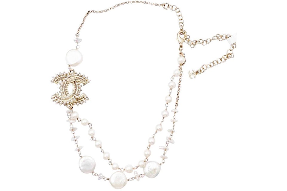 Chanel Stud CC Freshwater Pearl Chain Necklace Gold in Metal/Pearl