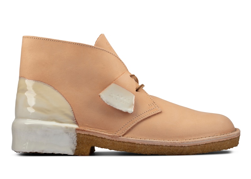 Clarks desert 2025 boots white