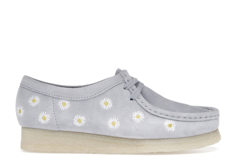 Pre-owned Clarks Originals Wallabee Daisy Embroidery (women's) Sneakers In Cloud Grey In Gray