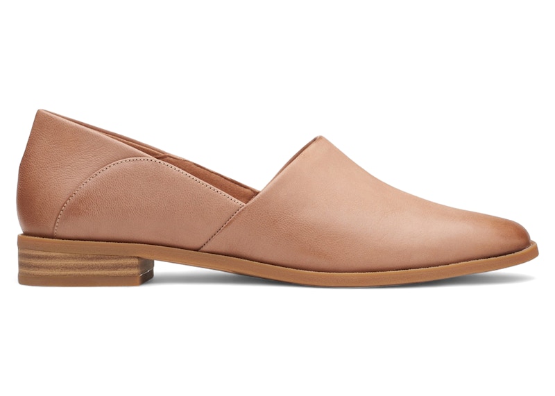 Pre-owned Clarks Pure Belle Leather (women's) Sneakers In Praline In Brown
