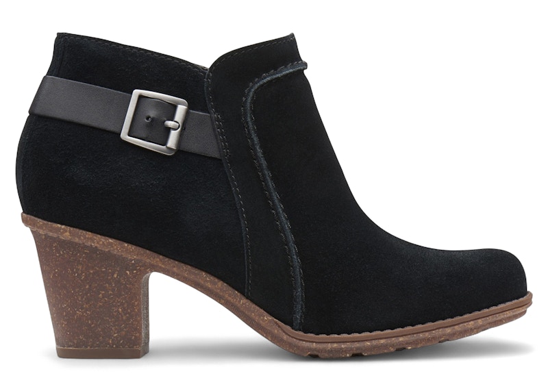 Pre-owned Clarks Sashlin Ester Suede (women's) Sneakers In Black