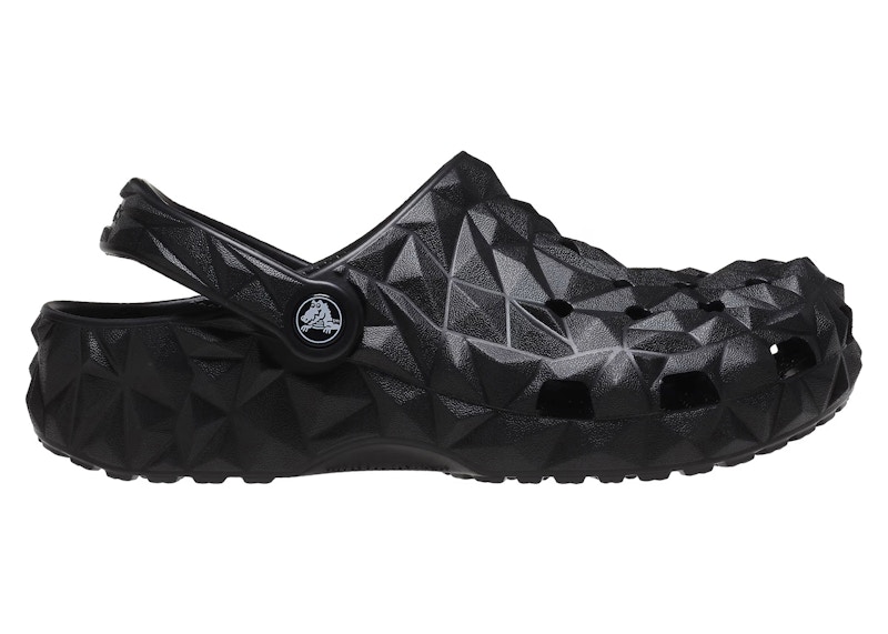 Zueco geométrico Crocs Classic negro