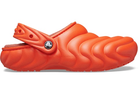 Zuecos Crocs Classic Overpuff con forro en color Lava Hombre