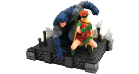 Diamond Select Toys DC Gallery Batman & Robin (Carrie Kelly) Dark Knight Returns Collectible PVC Statue