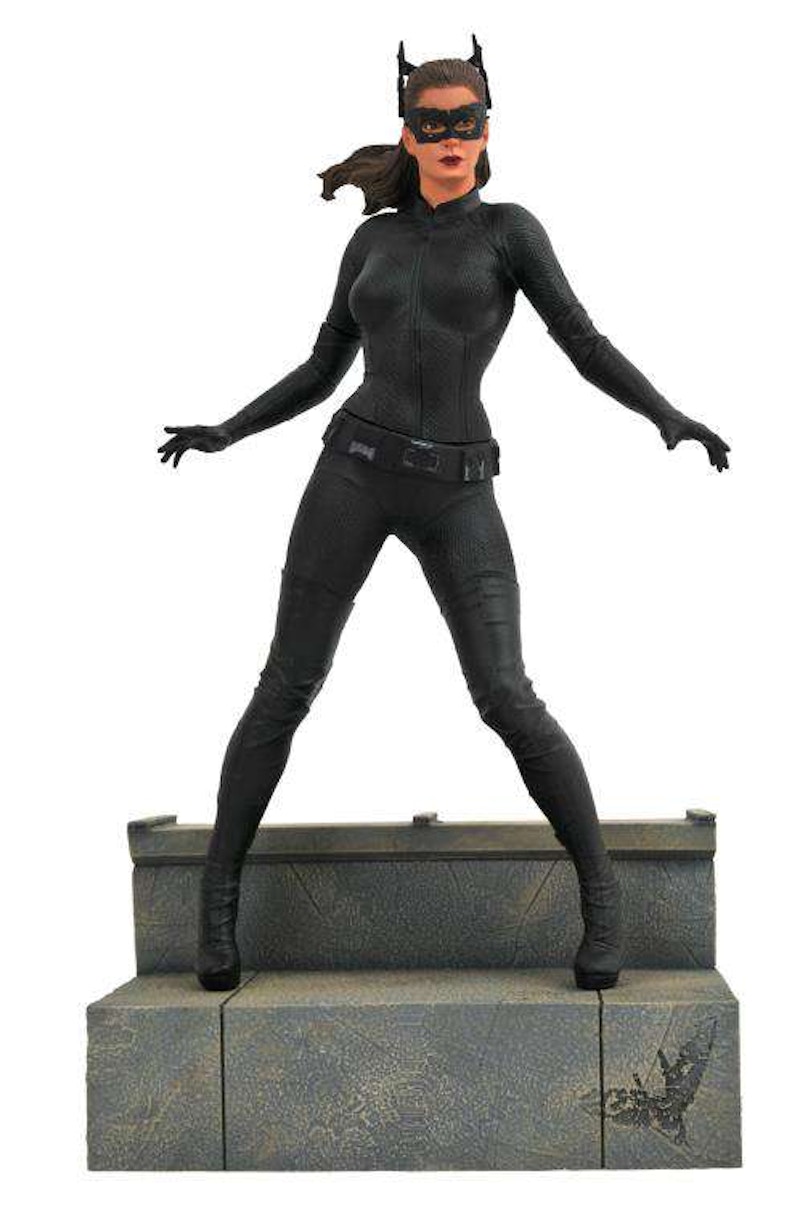 diamond select catwoman statue