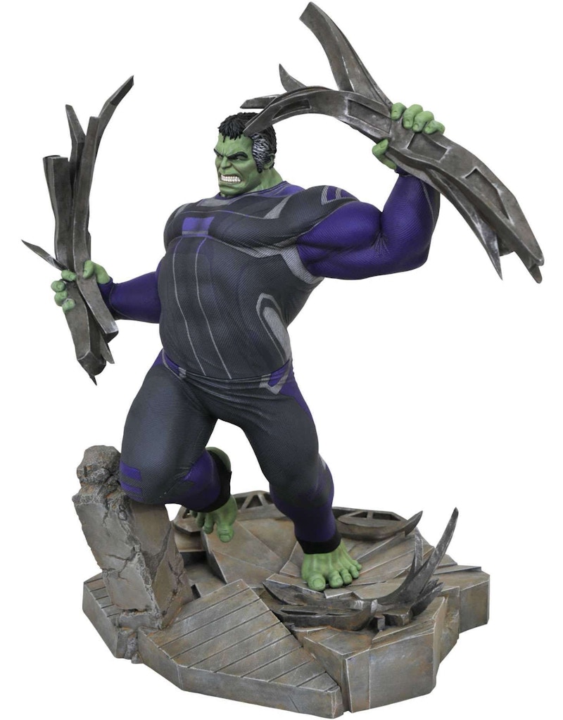 Diamond select store hulk statue