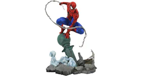 Diamond Select Toys Marvel Gallery Spider-Man Comic Version PVC Figure Statue