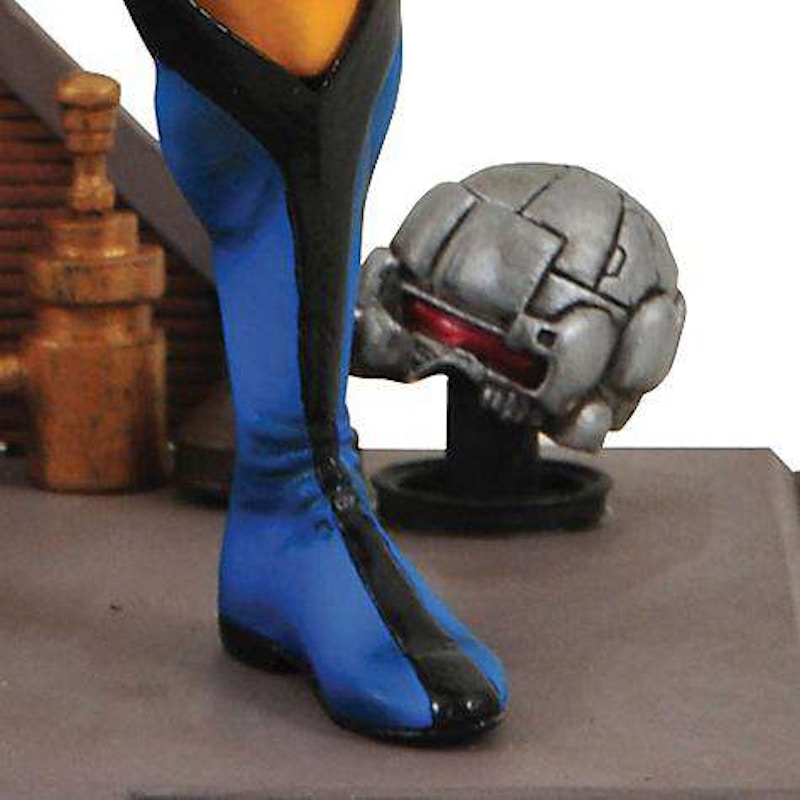 Diamond Select Toys Marvel Select Wolverine Action Figure - US