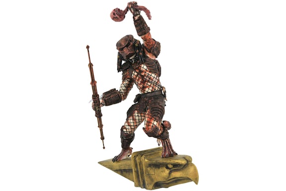 Diamond Select Toys Predator Movie Gallery City Predator Collectible PVC Statue