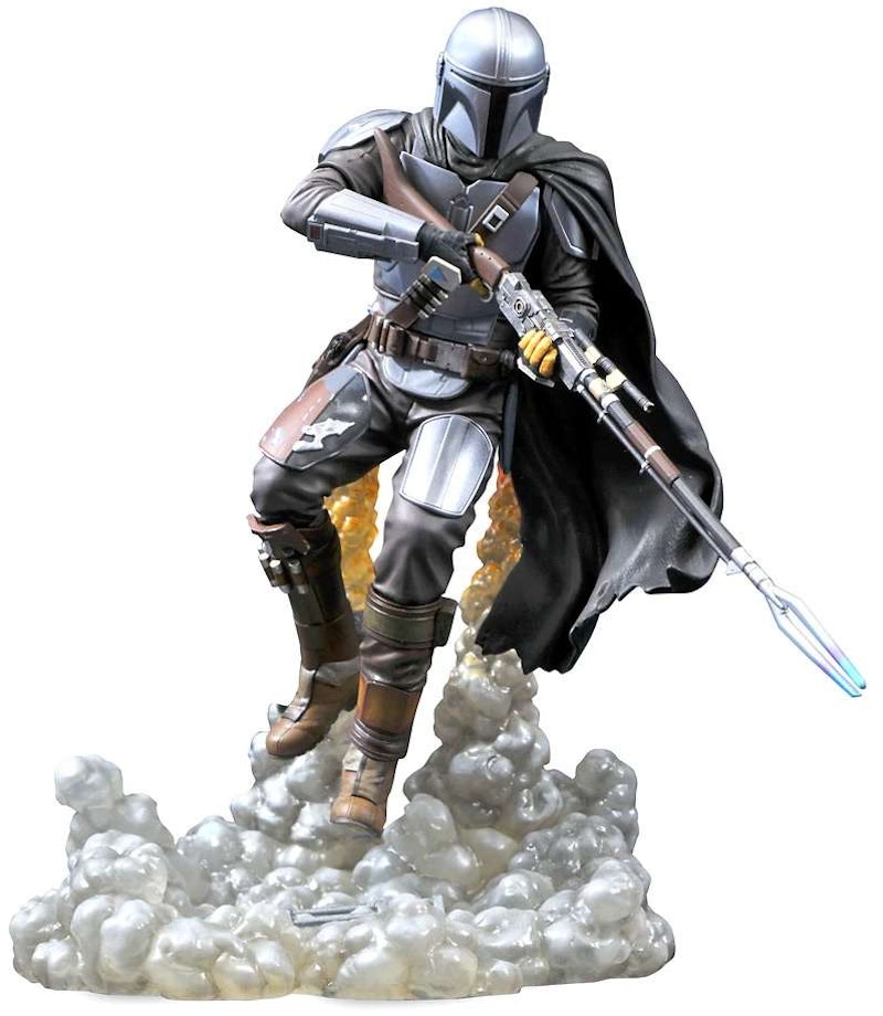 diamond select mandalorian statue