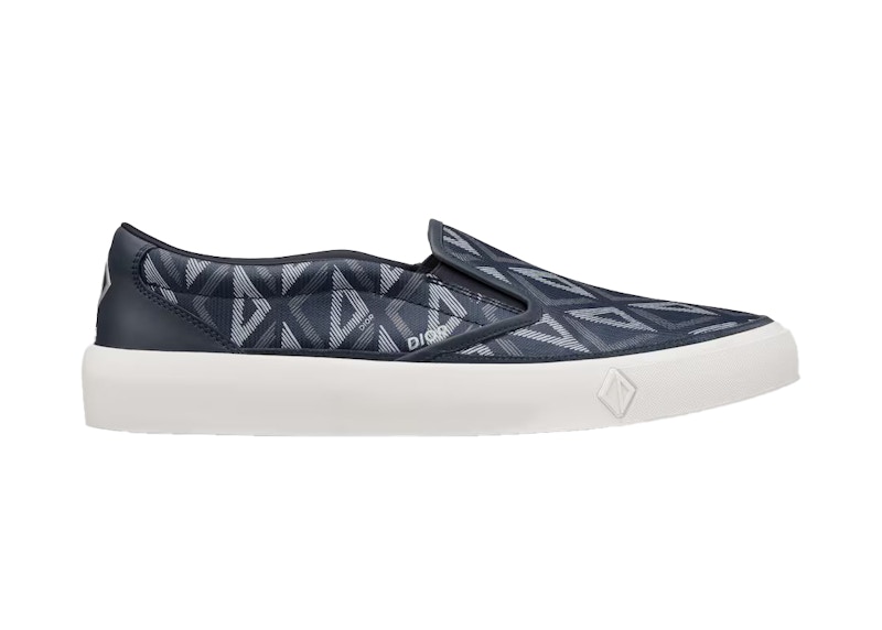 Men’s slip-on canvas deals shoes in Diamond