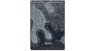 Portacarte Dior x Peter Doig Bi-fold Blu Denim Camouflage