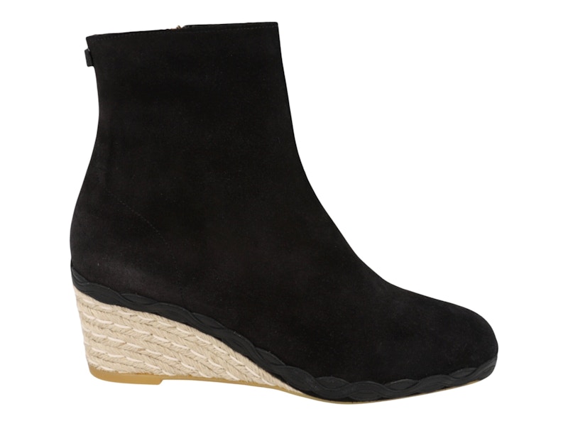 Pre-owned Ferragamo Canaria Suede Booties (women's) Sneakers In Black