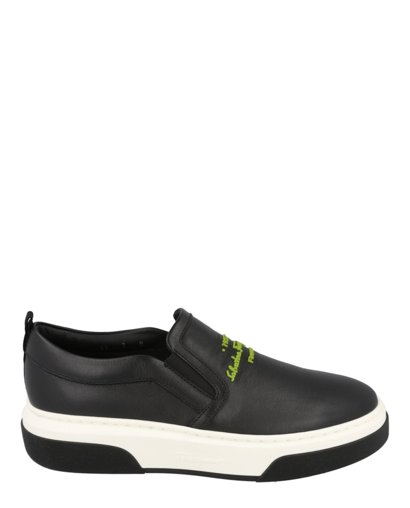 【関税&送料込】Salvatore Ferragamo Black Leather Cassina Sn Ferragamo Cassina Leather low-top Sneakers | Black | FARFETCH CA
