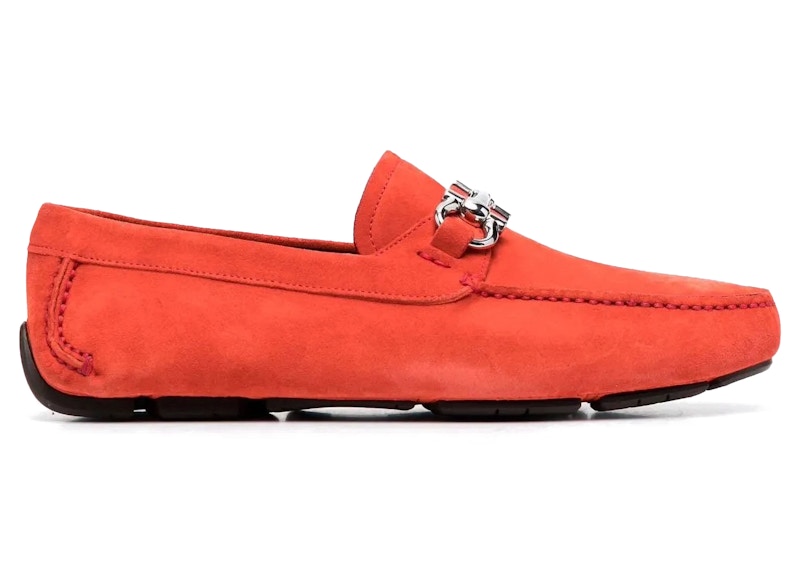 Adorno Ferragamo con forma de destornamento, color rojo