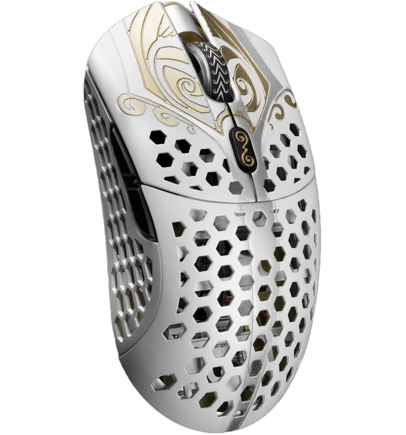Finalmouse Starlight Finalmouse Starlight 12 Review: Mouse Of Gods Or