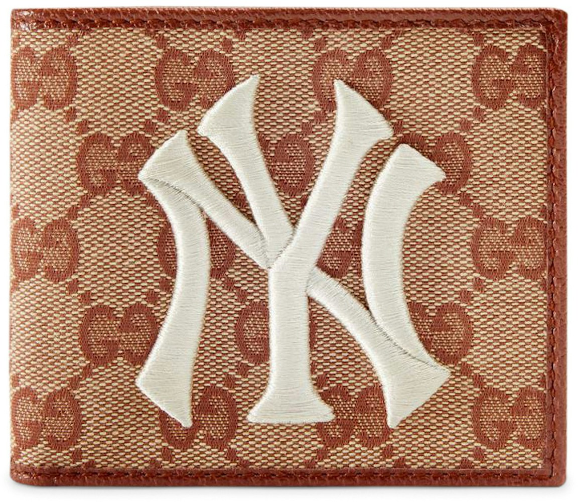 leder Antagelse Bunke af Gucci New York Yankees Patch Wallet GG Beige/Brick Red in Canvas