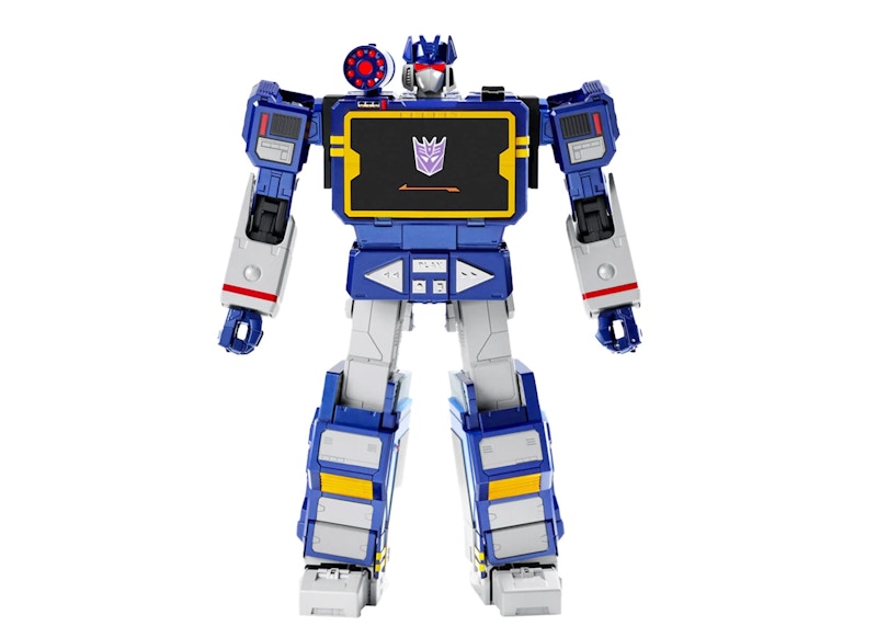 Hasbro Transformers Soundwave Auto-Converting Robot Flagship Action Figure