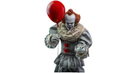 Hot Toys IT Movie Masterpiece Pennywise Collectible Figure