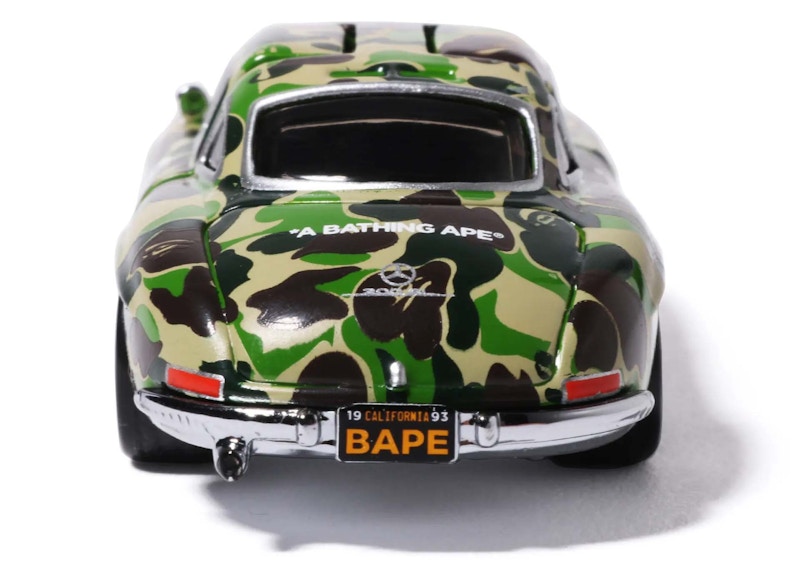 Hot Wheels x BAPE 1955 Mercedes-Benz 300 SL Tarnfarbe