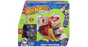 Hot Wheels x Tony Hawk Skate Donut Skatepark With 1 Fingerboard & 1 Pair Of Skate Shoes Set